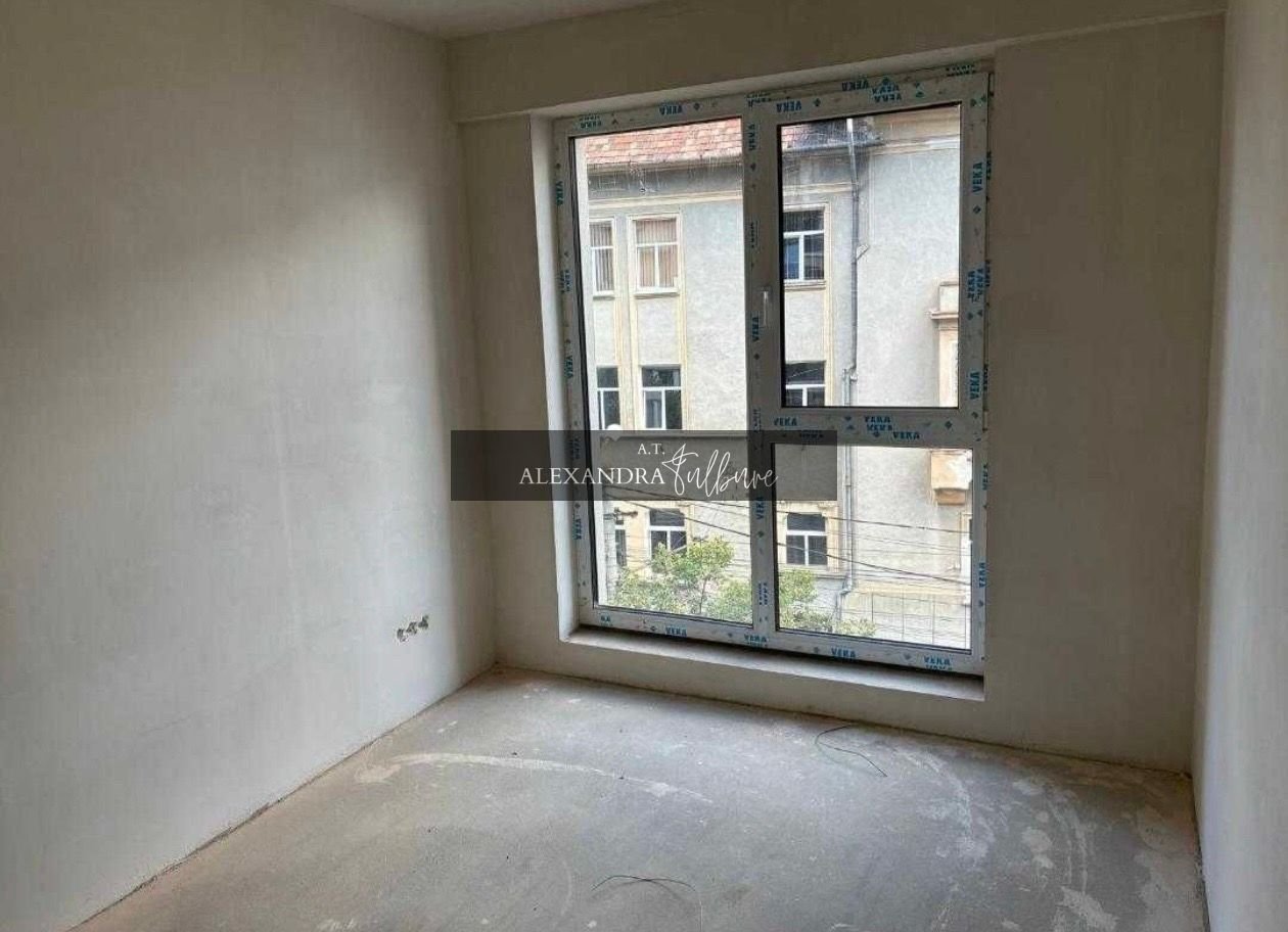 Apartament decomandat | 3 camere | 2 băi |M. Viteazul