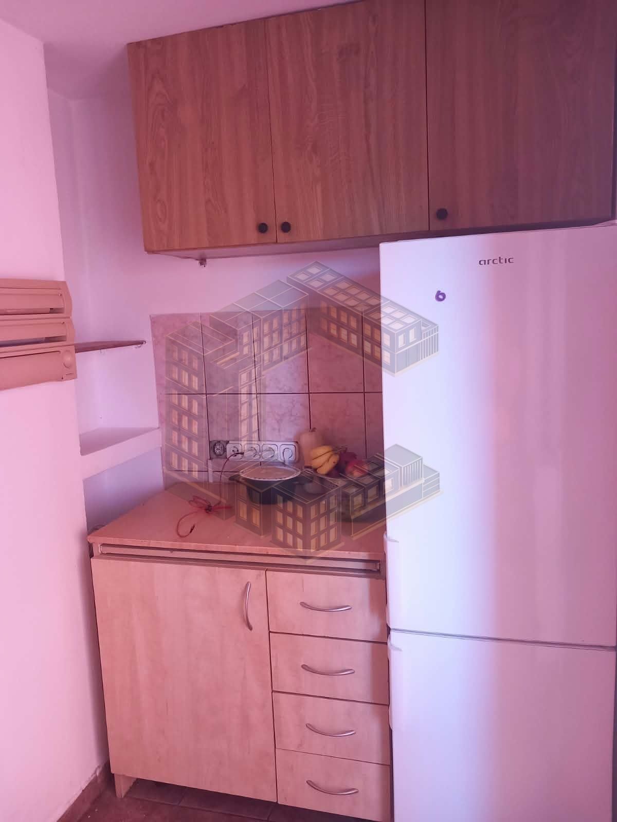 Apartament cu 2 camere, decomandat, de vanzare, zona Aradului