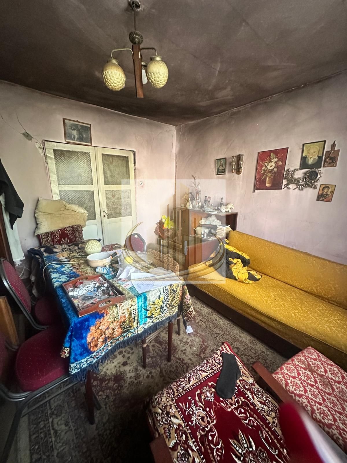 Casă individuală Plopi, 60 mp utili, teren 477 mp, necesită renovare