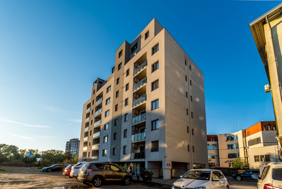La câtiva pași de mal | 2 camere, 52 mp utili, bloc nou cu lift