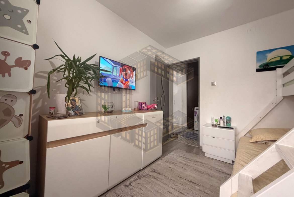 Apartament cu 2 camere, decomandat, renovat,de vanzare, zona Lipovei