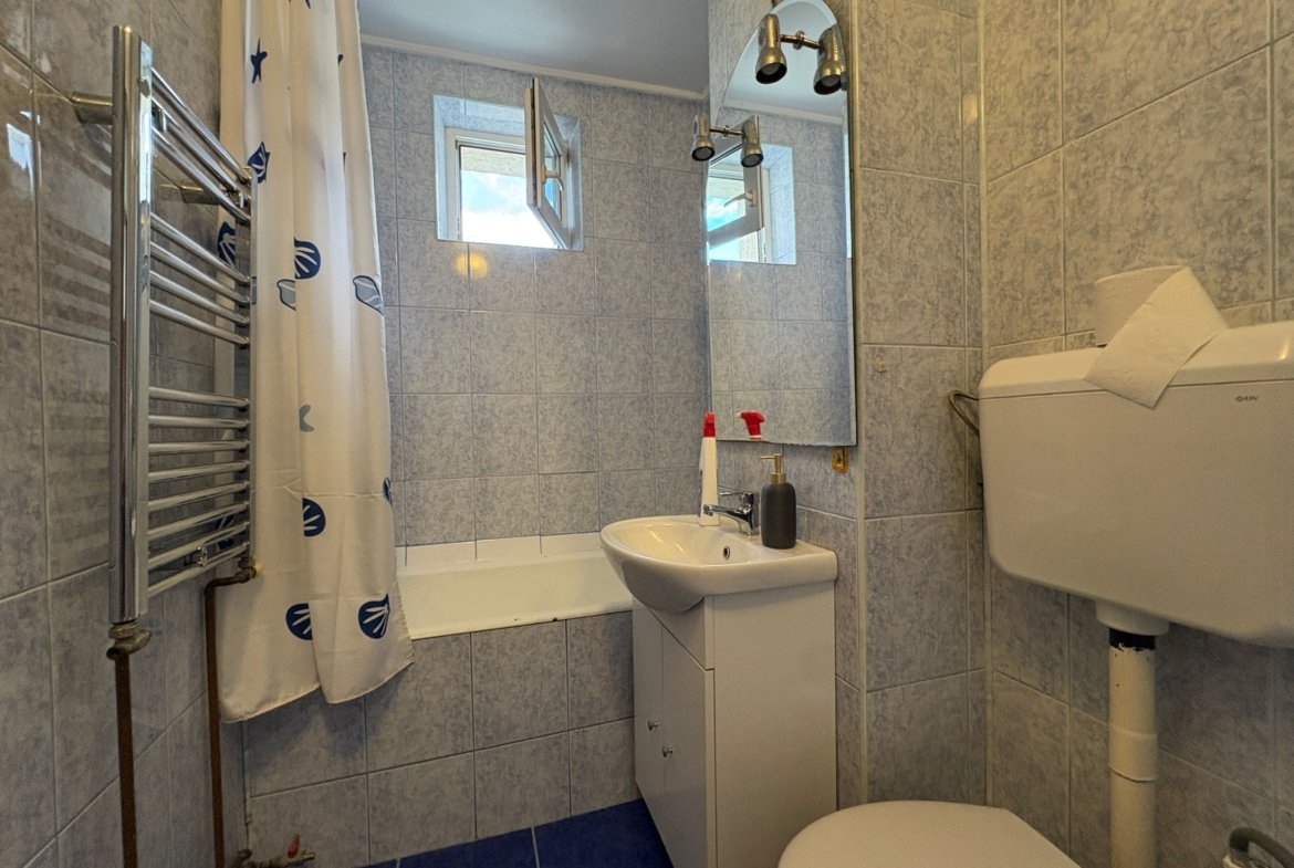 Apartament cu doua camere de inchiriat