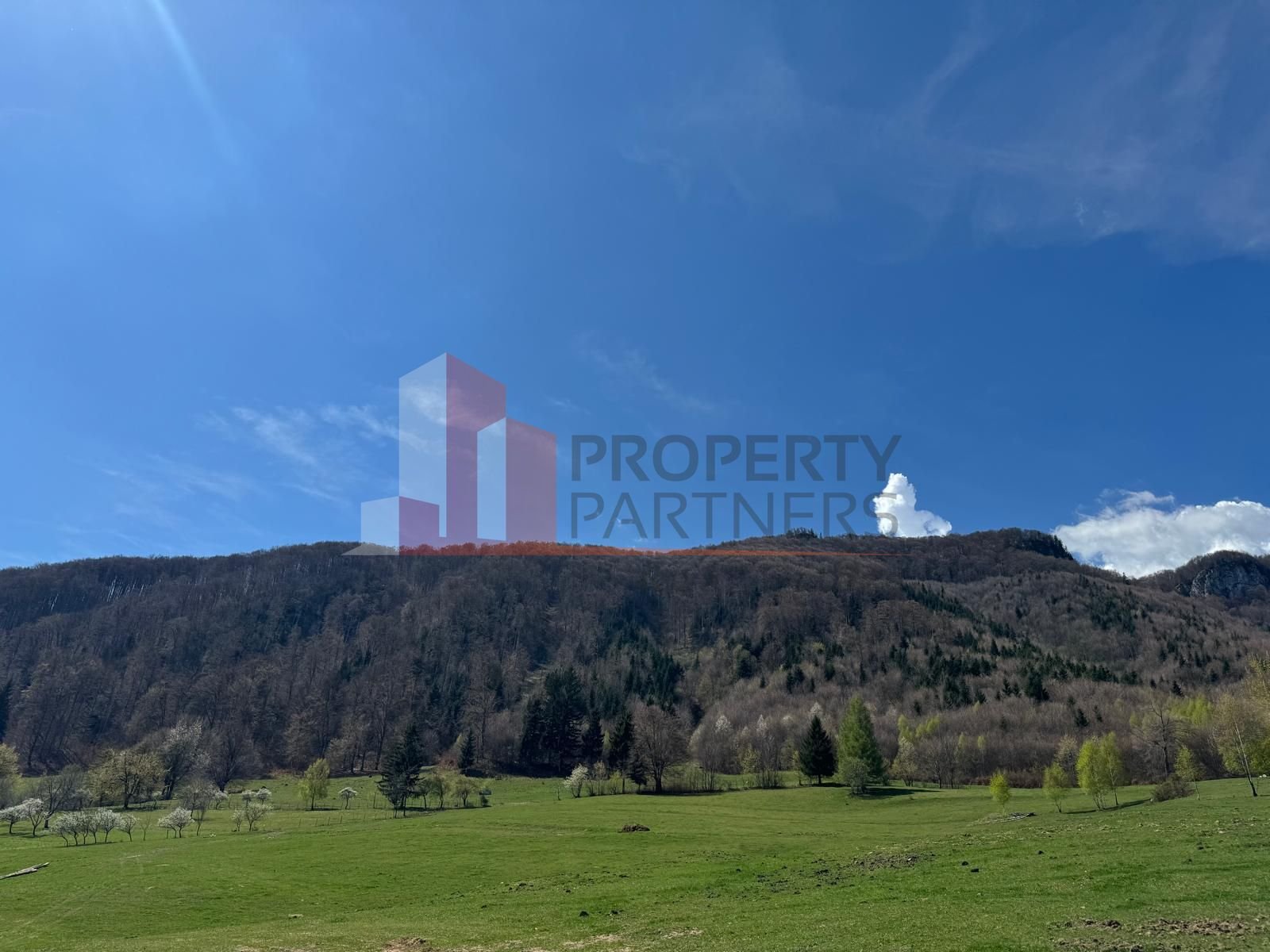 0a0c6ebdfc3f4e019a1cd688d9ad7351 Terenuri Bran – Predelut Priveliște către Bucegi și Postăvaru