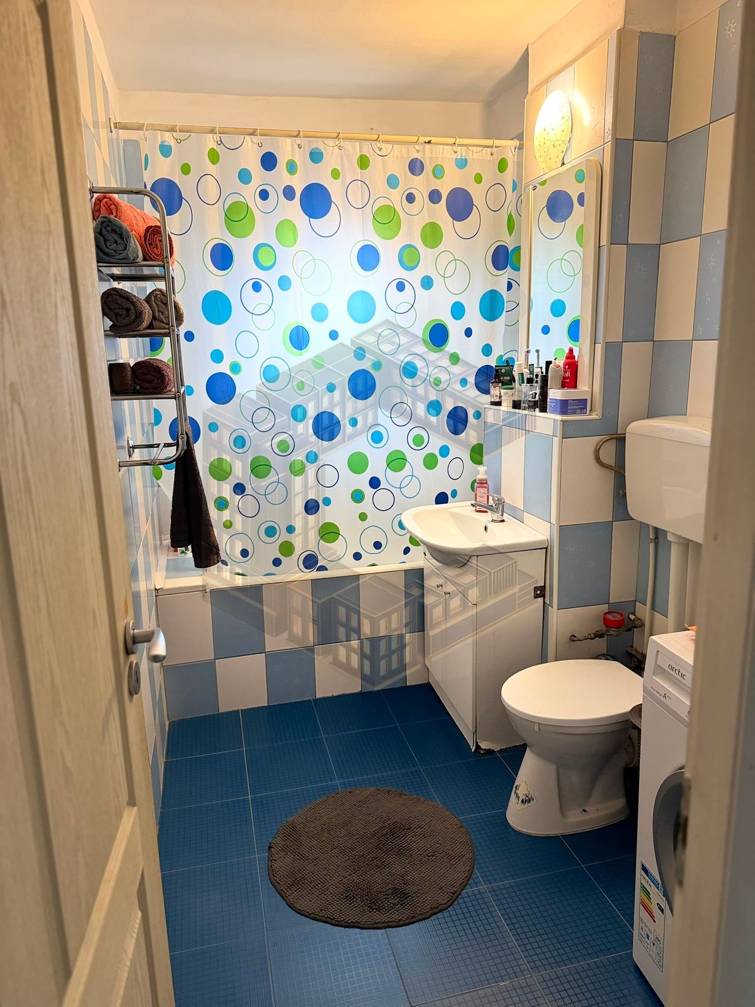 0af0902bc54340a9ba00aa36a6ffaa59 Apartament cu 2 camere, semidecomandat, renovat, de vanzare, Lipovei