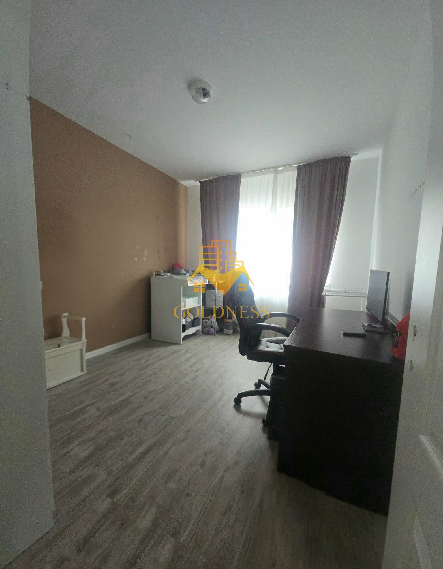 0cd6df3168c2433d81cf4b78649b6f4c 3 Camere open space, Parcare, Zona Sesul de Sus, Profi, Pepco
