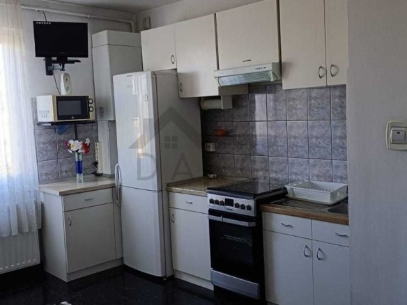 Apartament 2 camere zona Pandurilor + garaj construit cu autorizatie