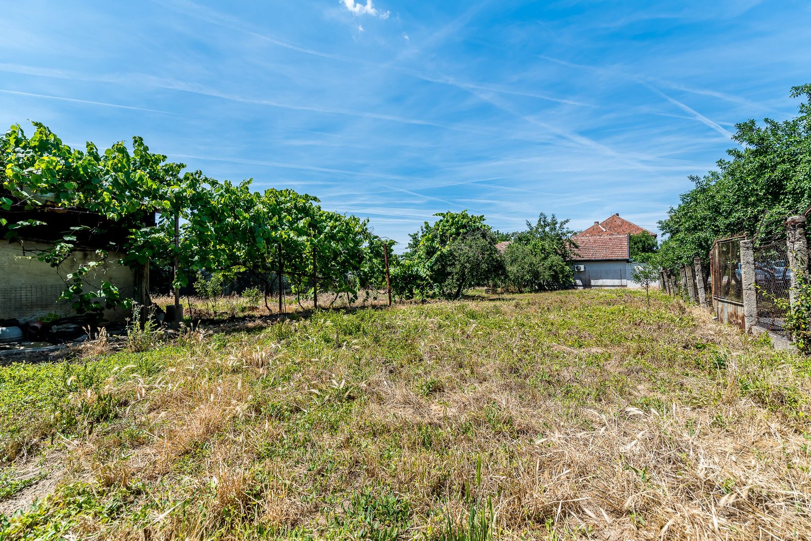 Casă de Vânzare în Bujac | Teren 1.018 MP | 2 Fronturi Stradale
