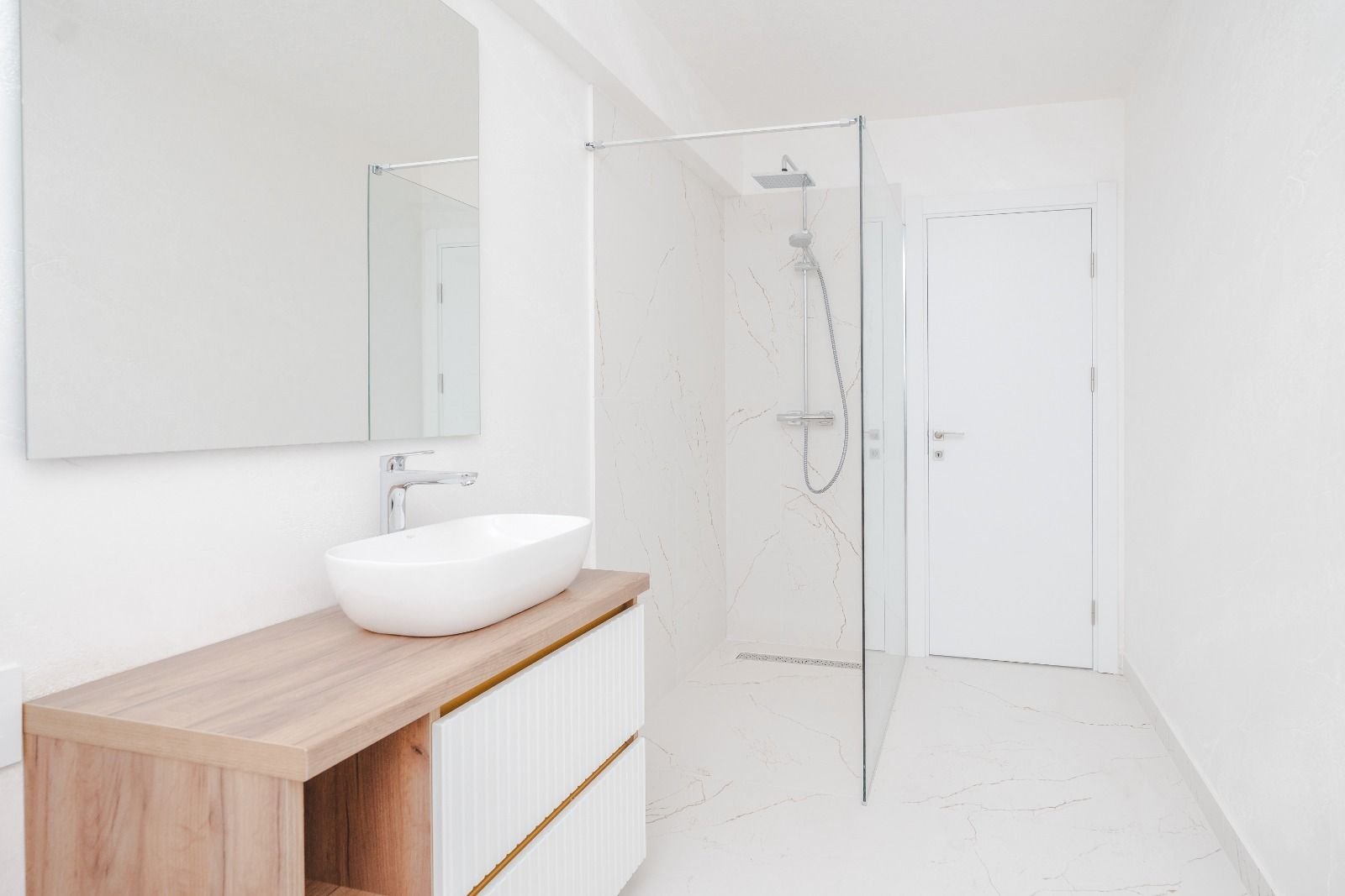 10e262552cc9444ba08a87e661049097 Titan- apartament 2 camere- finisaje de calitate