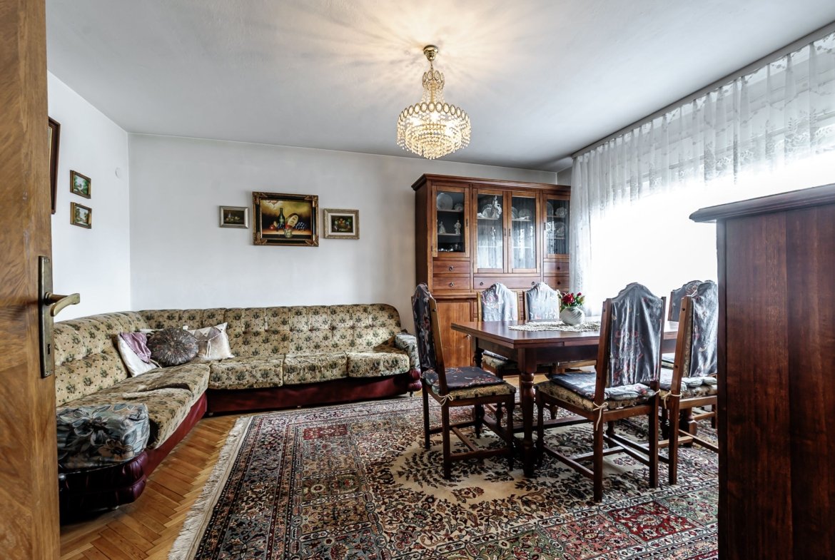 Casă solidă din cărămidă, de vânzare în Lipova – Zonă liniștită