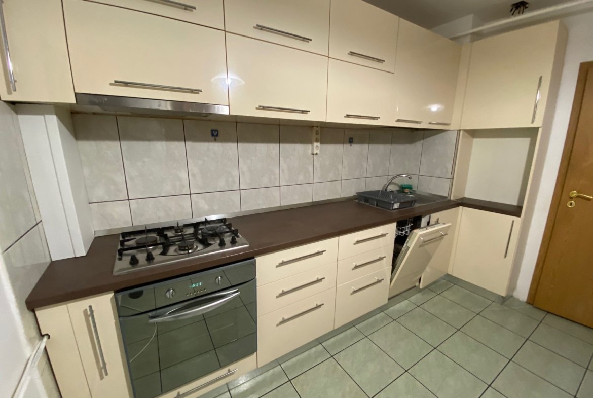 Apartament cu 2 camere zona City Mall