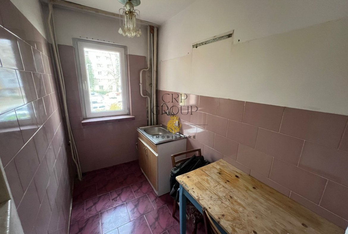 Apartament 4 camere, etaj 1/4, zona Mausoleul Eroilor – Sud