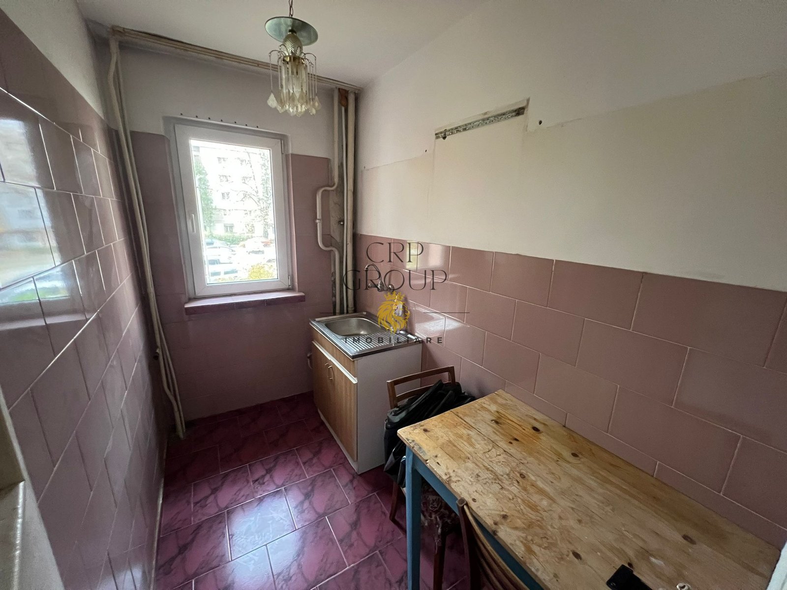 Apartament 4 camere, etaj 1/4, zona Mausoleul Eroilor – Sud