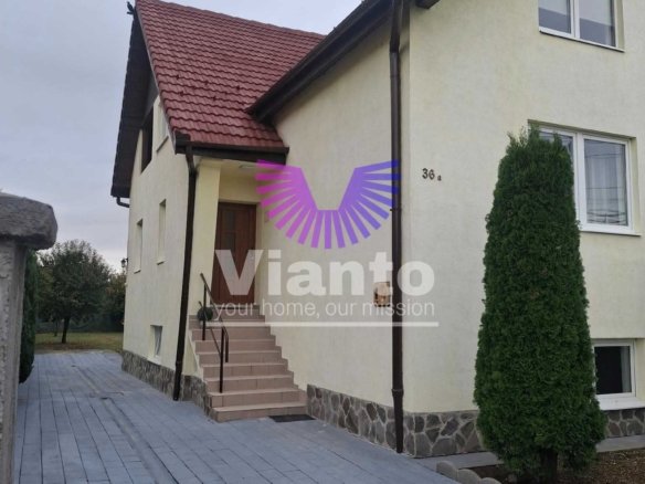 CASA 7 CAMERE, 3 BAI, CU TEREN -500mp – LAZARET