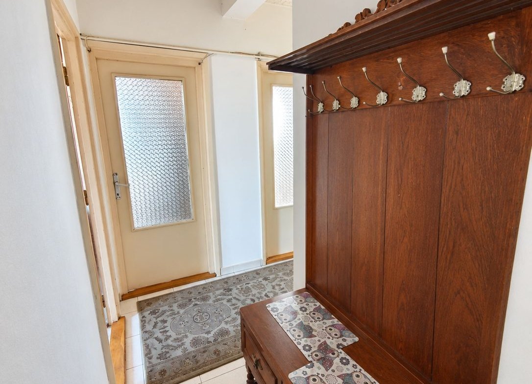 Apartament cu 3 camere decomandate, centrală proprie și logie |