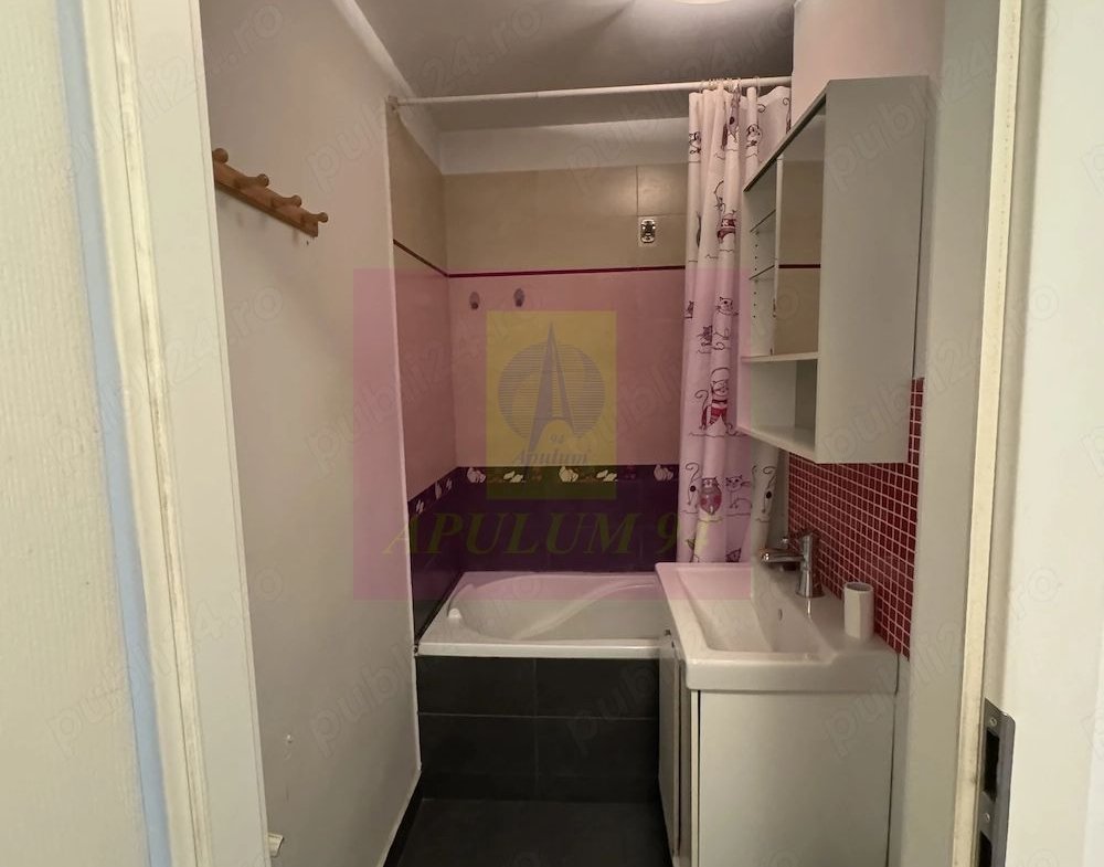 Apt 3 camere, finisat si  mobilat -Mega Mall