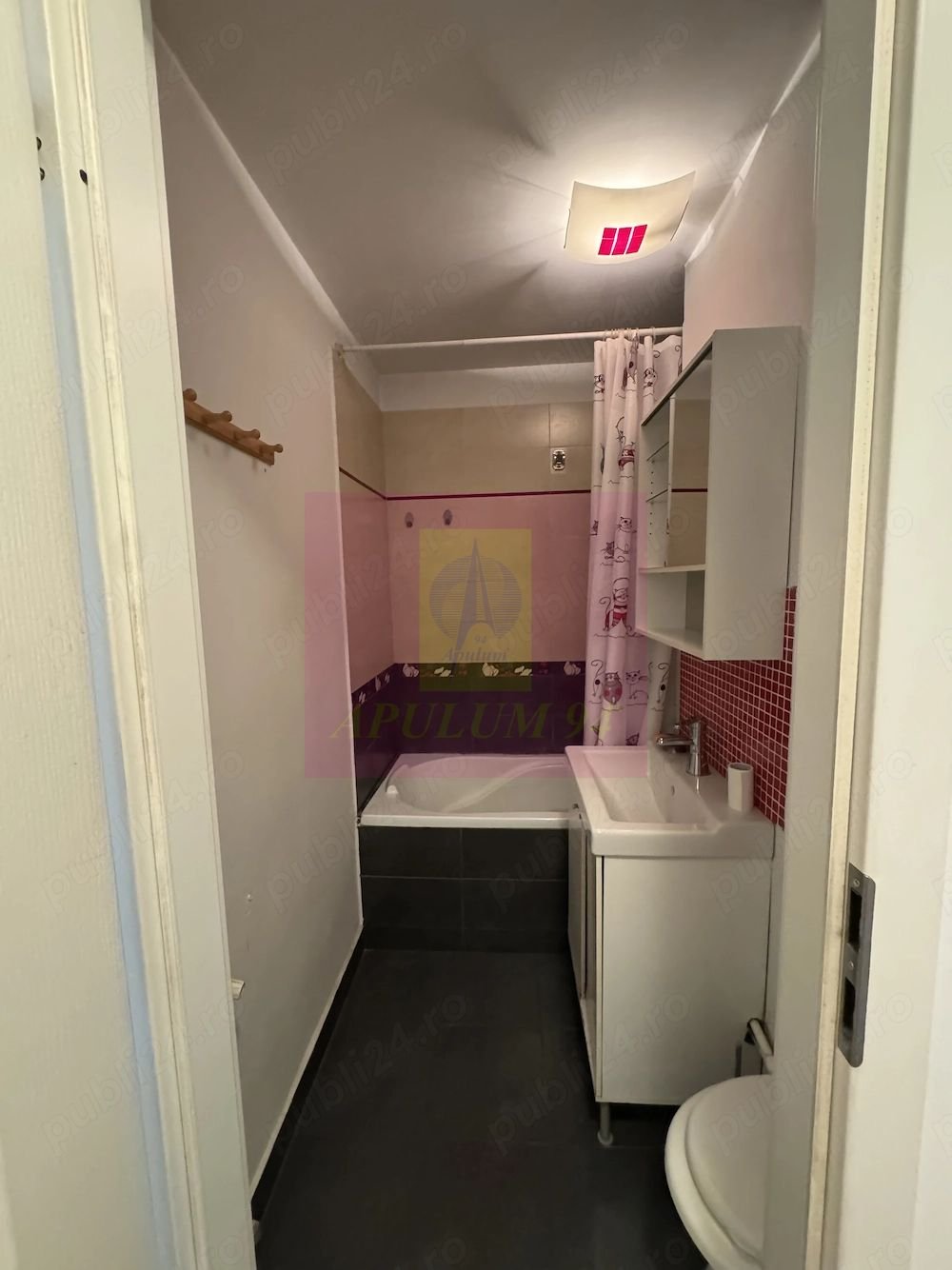 Apt 3 camere, finisat si  mobilat -Mega Mall