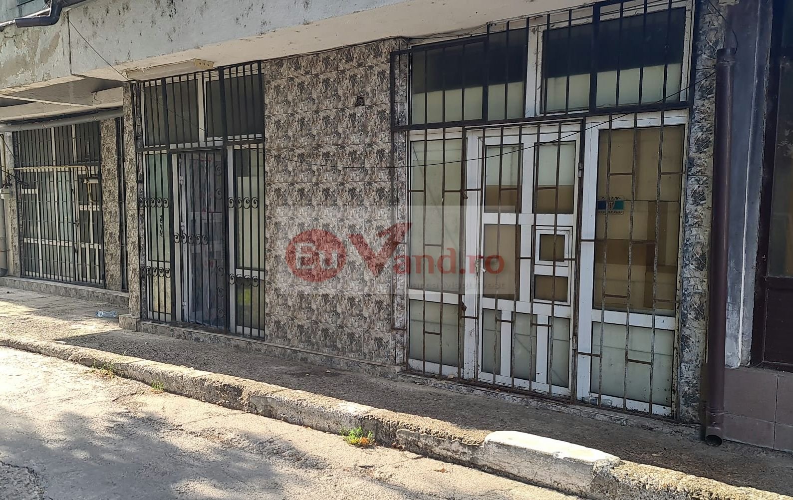 1550f82e24f441fd894b9d00f37d8724 Spatiu comercial de vanzare – 85 mp – Strada Navelor, Faleza Dunarii