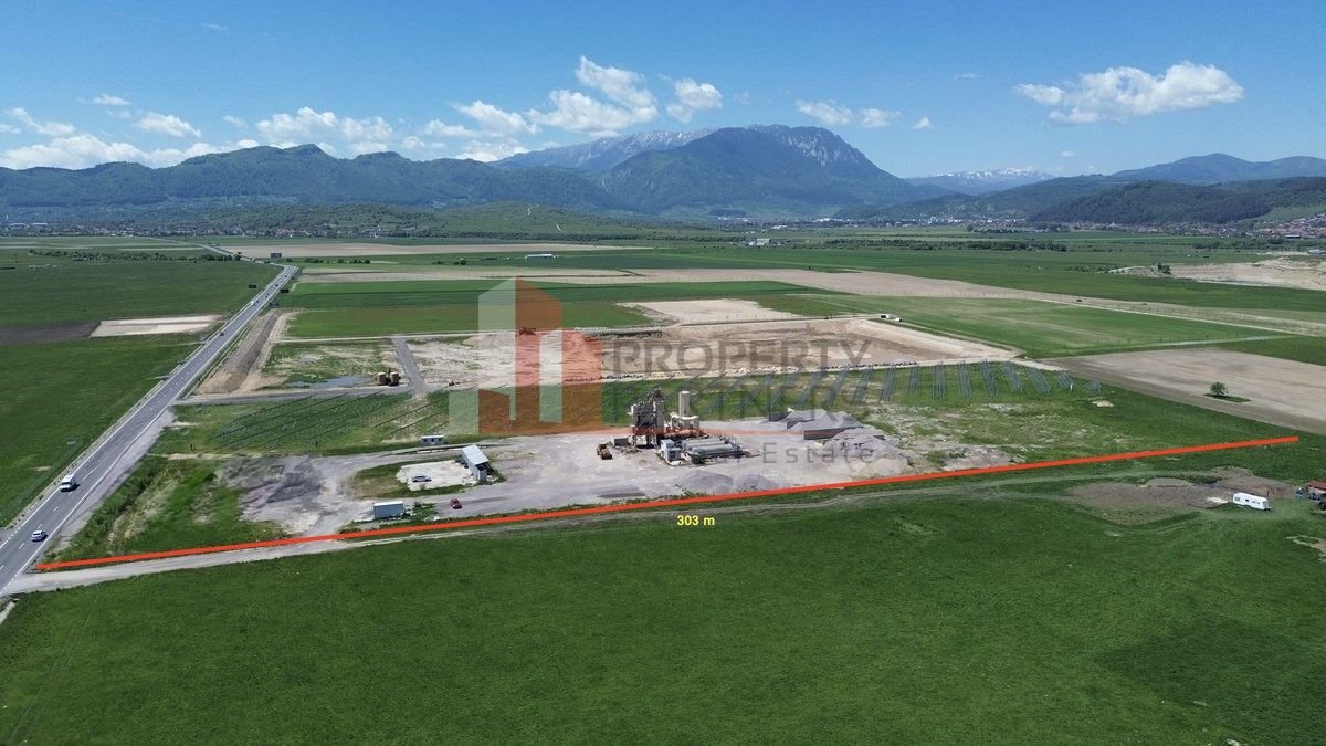 15980dbe3ccc4c41a07403dd56e10956 Teren pentru dezvoltare industrială/comercială 23.200 mp Râșnov DN73