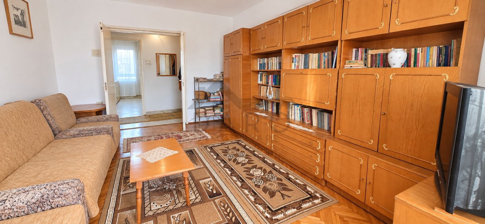 Vând apartament cu trei camere Tudor confort 1