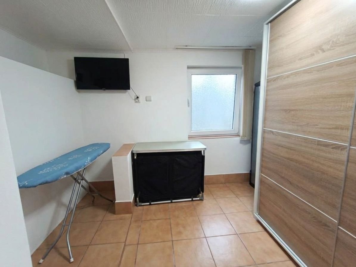 17bf062ae3d44e44be9bab9251017d11 Casă cu 4 camere și curte intimă, Calea Martirilor – Timișoara
