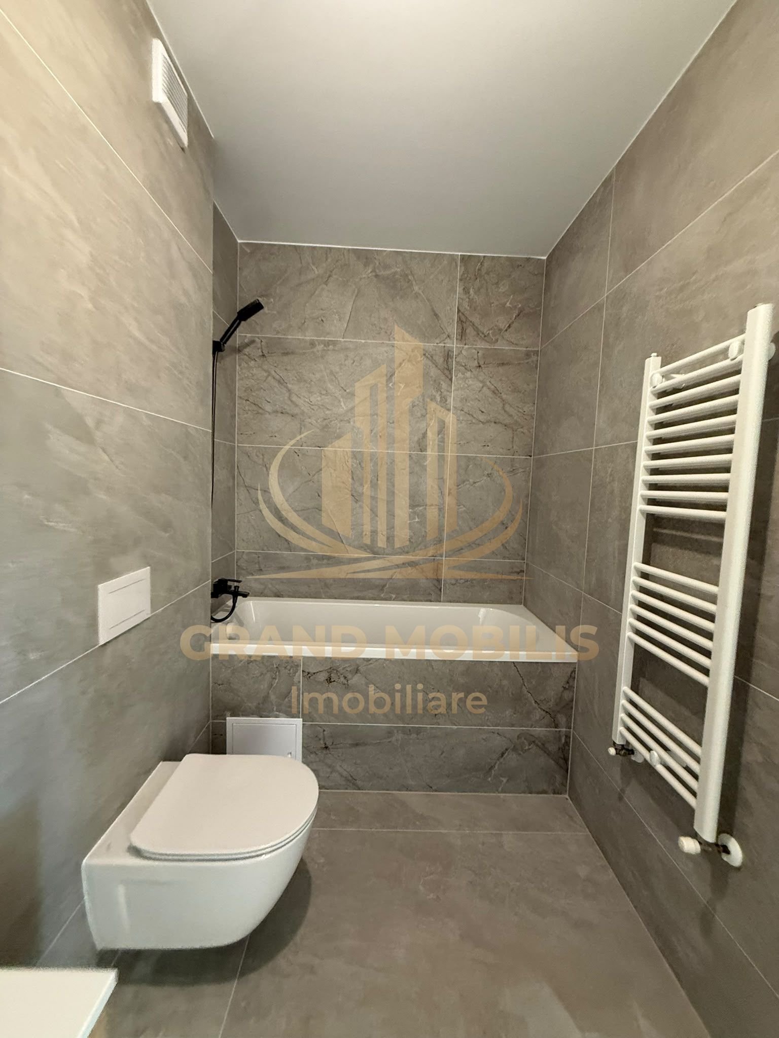 17eb6e8baf5a42b2a9480e12453924d8 Apartament cu 3 camere în Sol Residence Torontalului