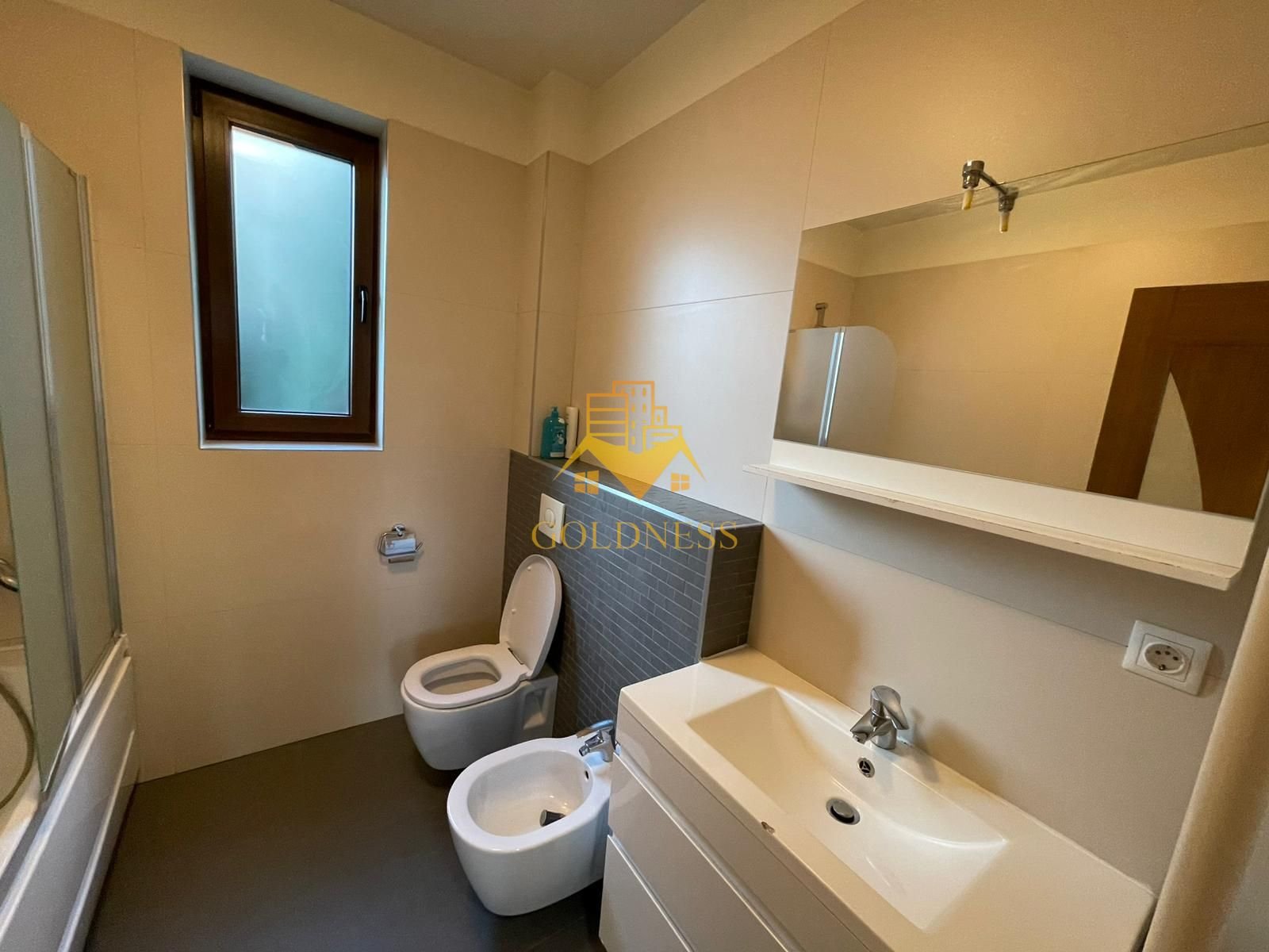 184c047dc2564b04b6b60a7b5ea1476a 2 camere, modern, parcare, gradina 110 mp Europa, Lumina, Pet-Friendly