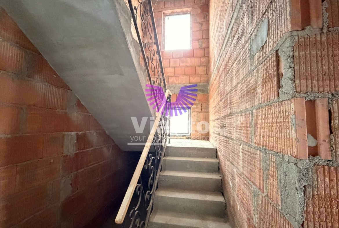 Duplex 3 Camere 136mpu, Teren 267mp – Cristian