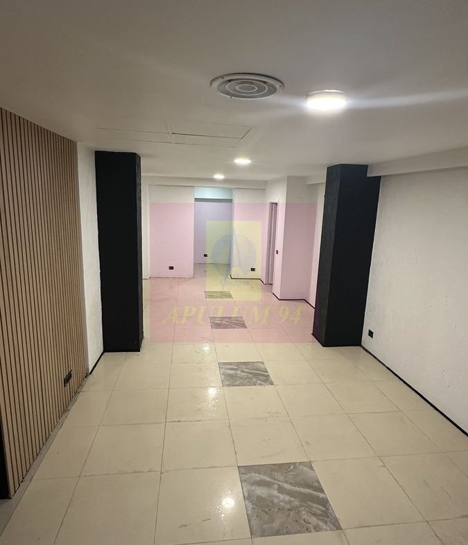 Spațiu comercial de închiriat – 176 mp | Vitrină și acces stradal