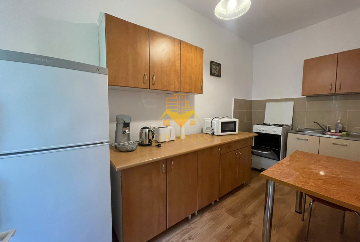 Casa Ultracentral Piata Muzeului ! 100 mp total 4 camere 3 nivele!