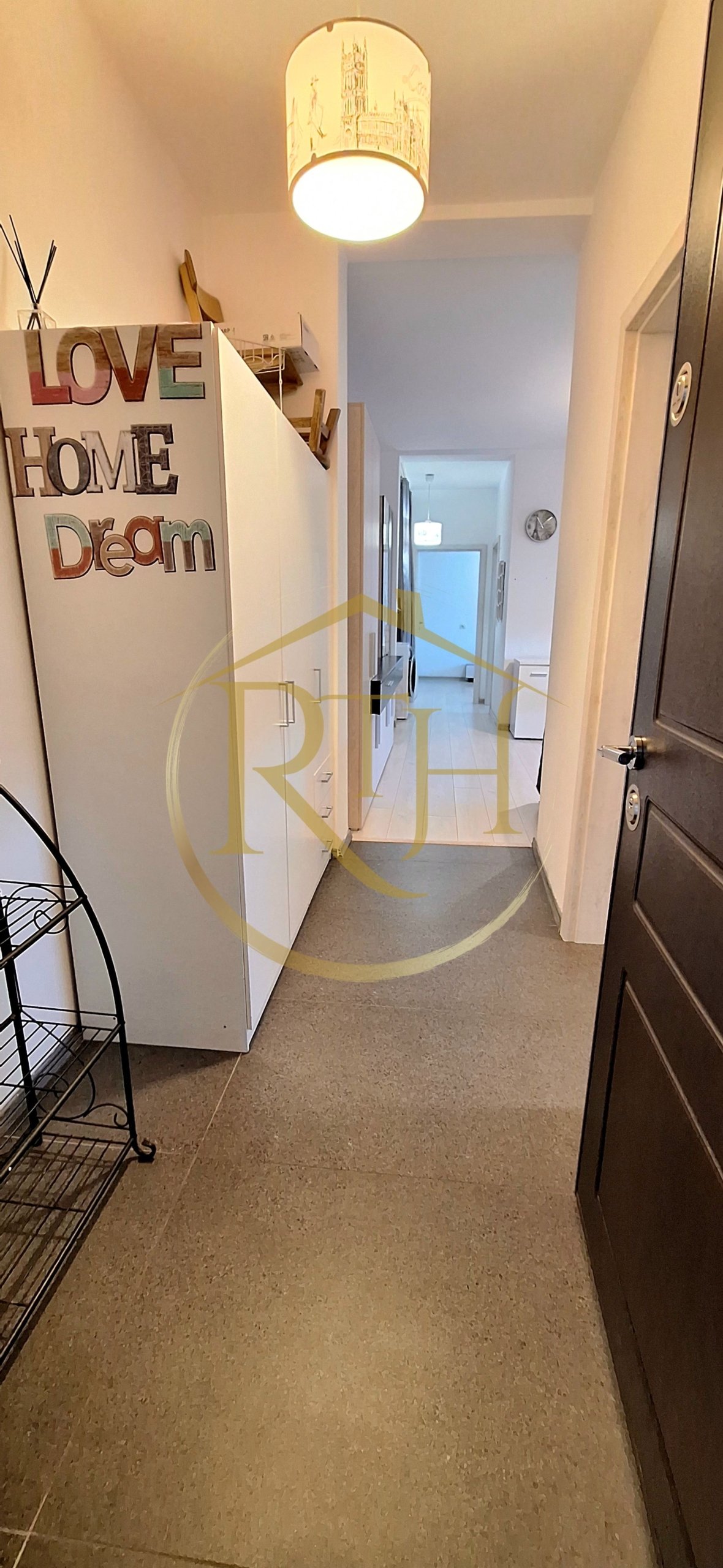 Apartament de inchiriat, 2 camere, Giroc zona centrala, langa Scoala