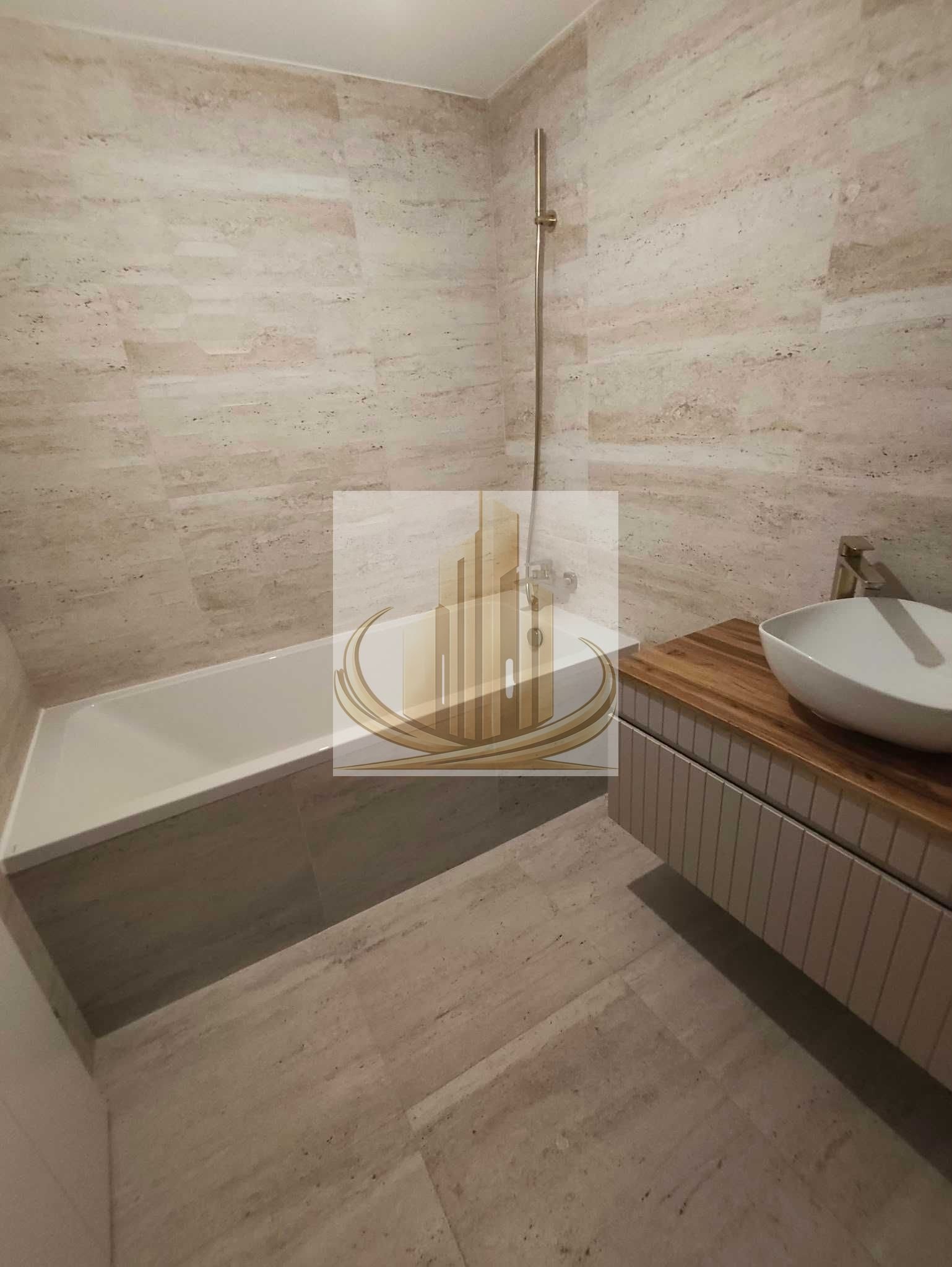 1b4ac031d54e44a991f62217ea90e36f Apartament 3 camere | 85 mp | 2 băi | Balcon 10 mp Loc de parcare
