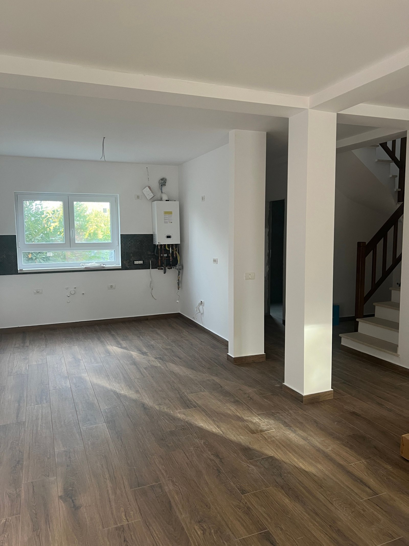 1bfeca1dda244816acab5a908eca639e Case înșiruite cu 4 camere, grădină privată și 2 locuri de parcare