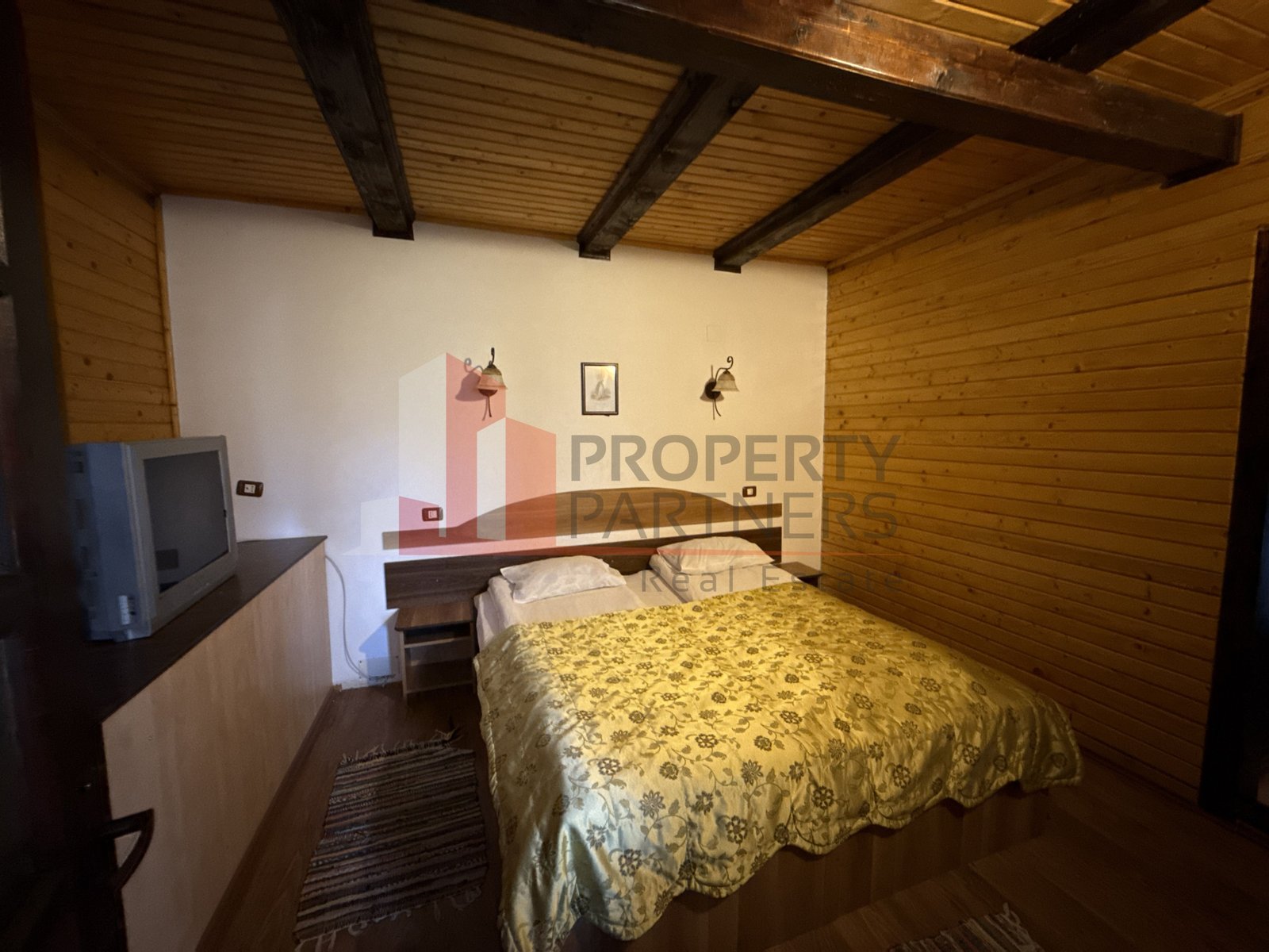 1c1d6cabb63d4757bd5b8404dca7e4f7 Pensiune Bran Sohodol | 10 camere | oportunitate investiționala
