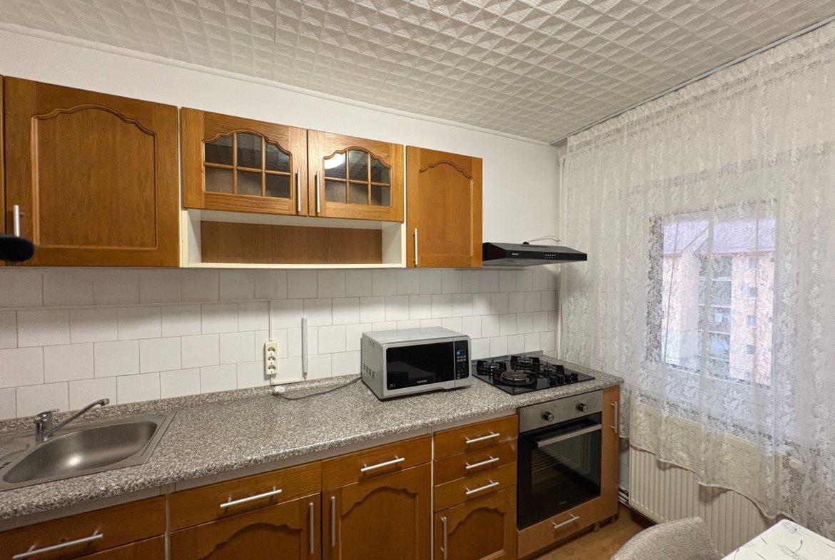 Apartament cu trei camere cartier Racadau
