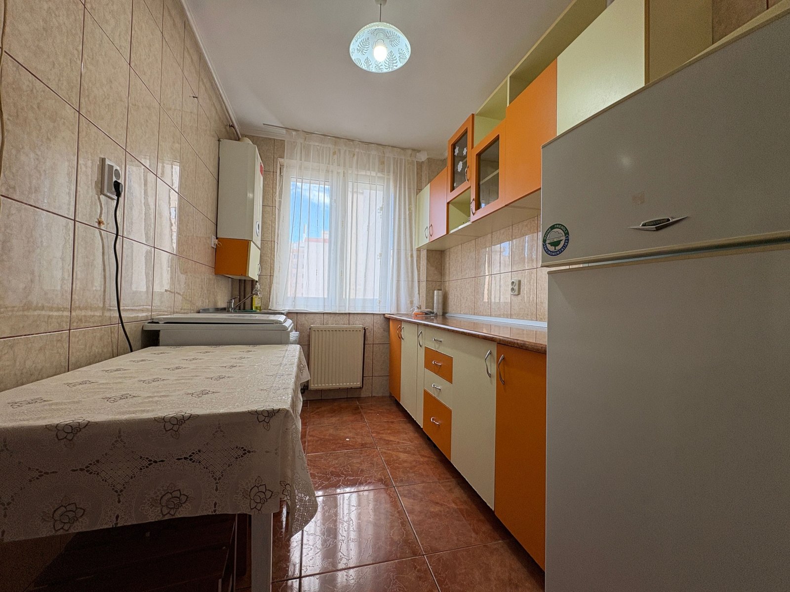 Apartament cu doua camere de inchiriat