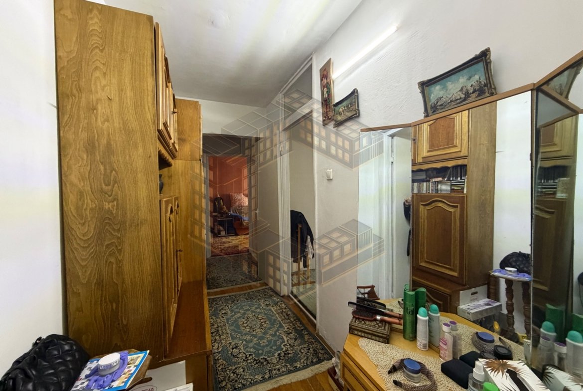 Apartament 3 camere de vanzare, etajul 2, zona Girocului, Timisoara