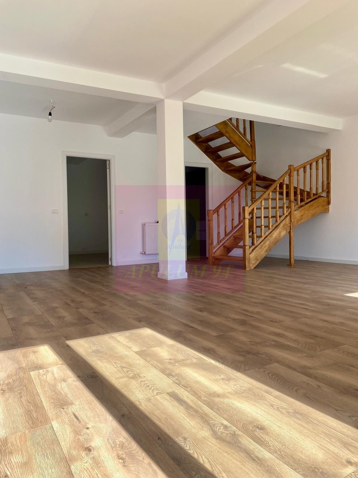 1ce3838281f4404aa6425b91afef2af3 Mogosoaia | 122 mp utili + grădină 170 mp | 3 dormitoare | 2 parcări |