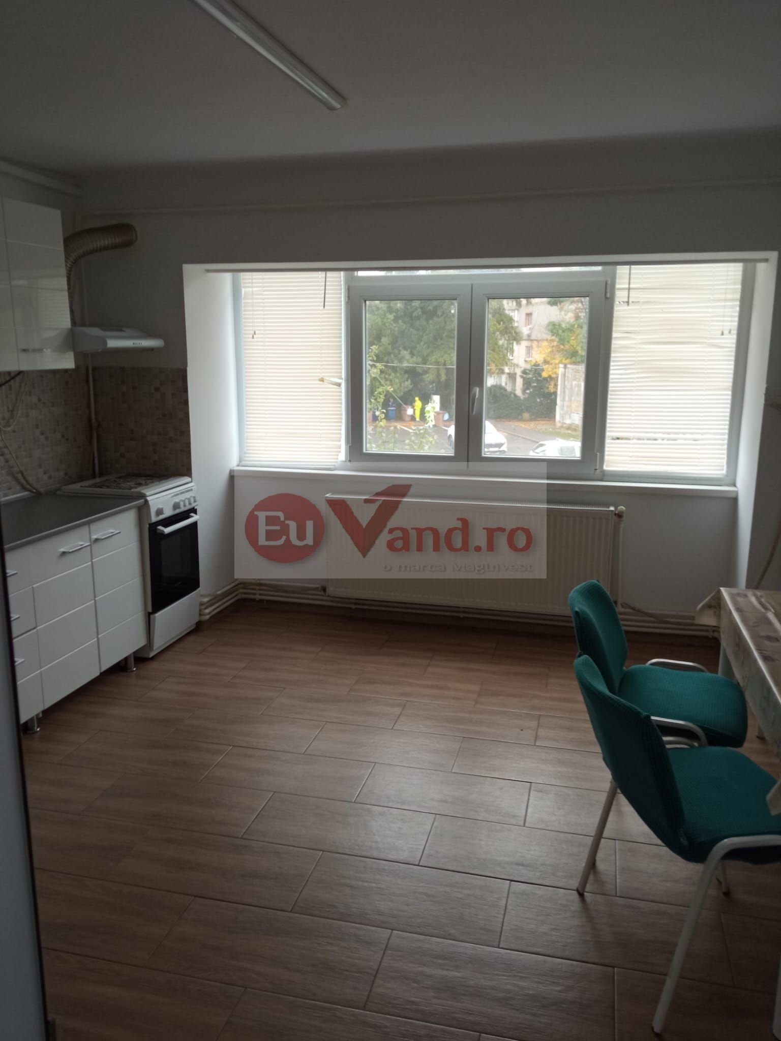 De inchiriat apartament cu 3 camere ICF, langa Scoala nr. 12, parter, 500 E