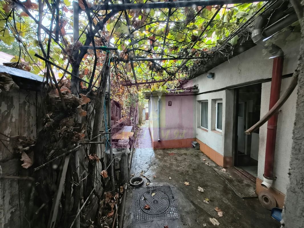 Casă cu teren propriu în Sectorul 3, lângă București Mall