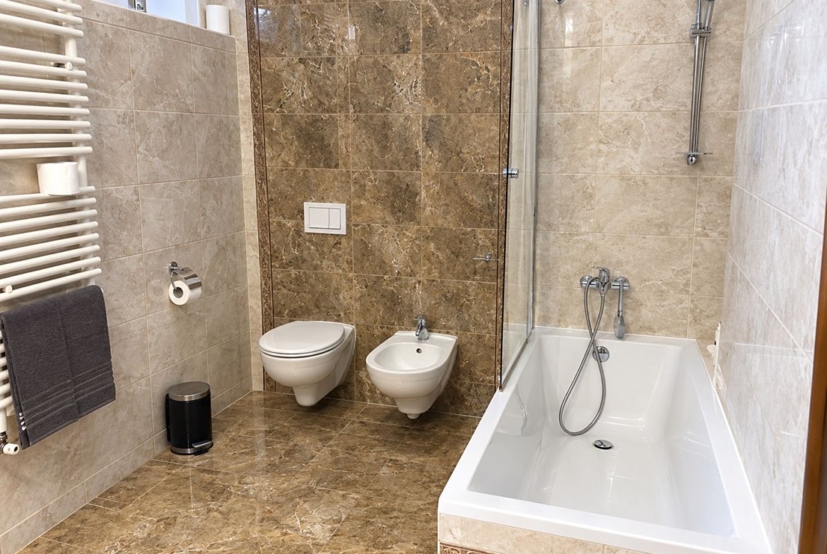 Apartament 3 camere | 77 mp | Intrare separată | Zona Lipovei – Iulius