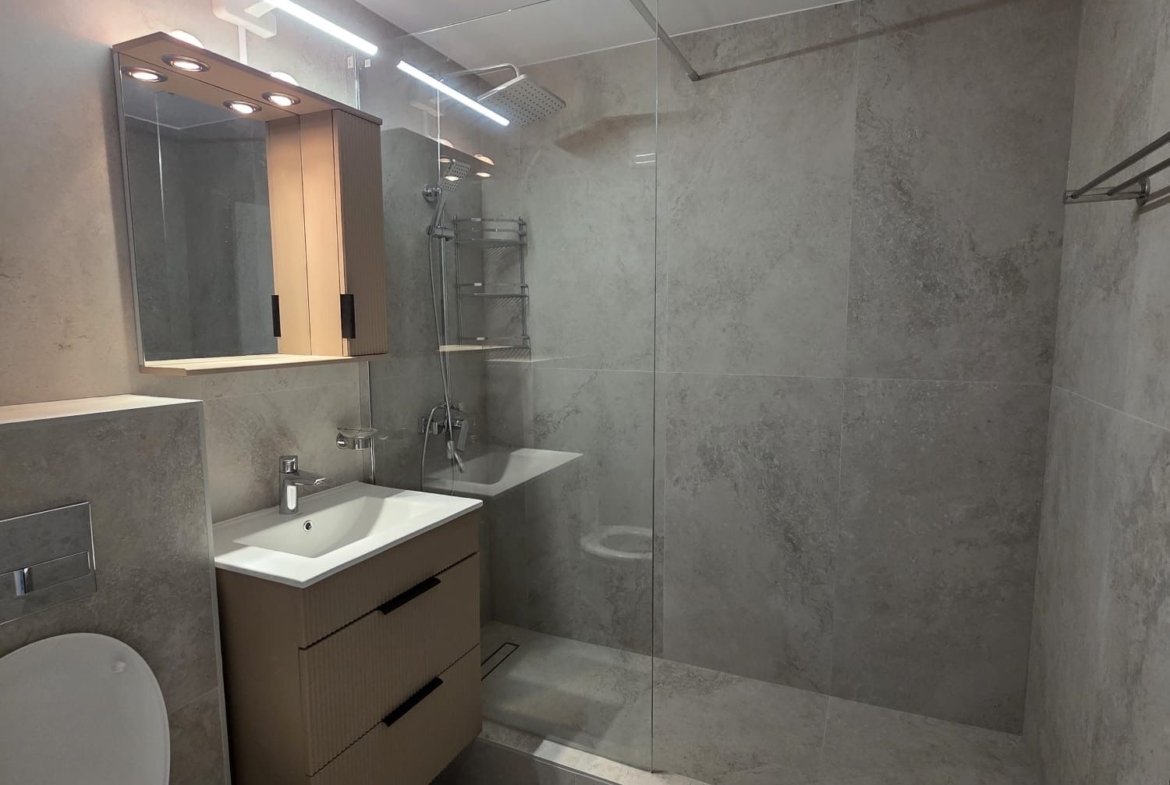 Apartament 3 camere de inchiriat