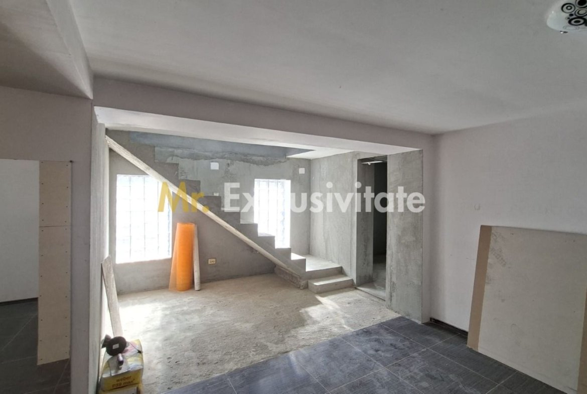 Vanzare Casa P+1E Bananai-Prundu teren 1363 mp