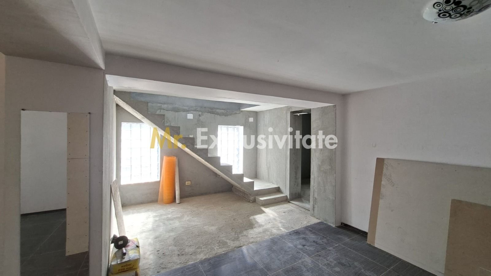 Vanzare Casa P+1E Bananai-Prundu teren 1363 mp