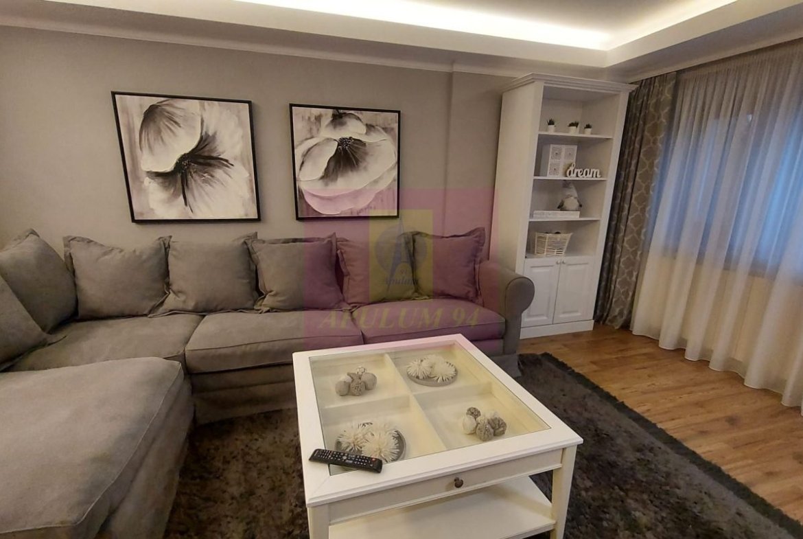 Vand apartament 3 camere Bd Libertatii