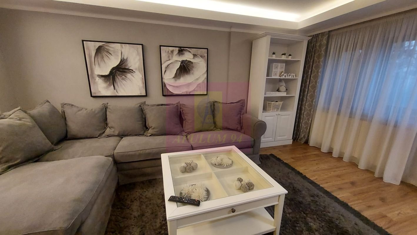 Vand apartament 3 camere Bd Libertatii