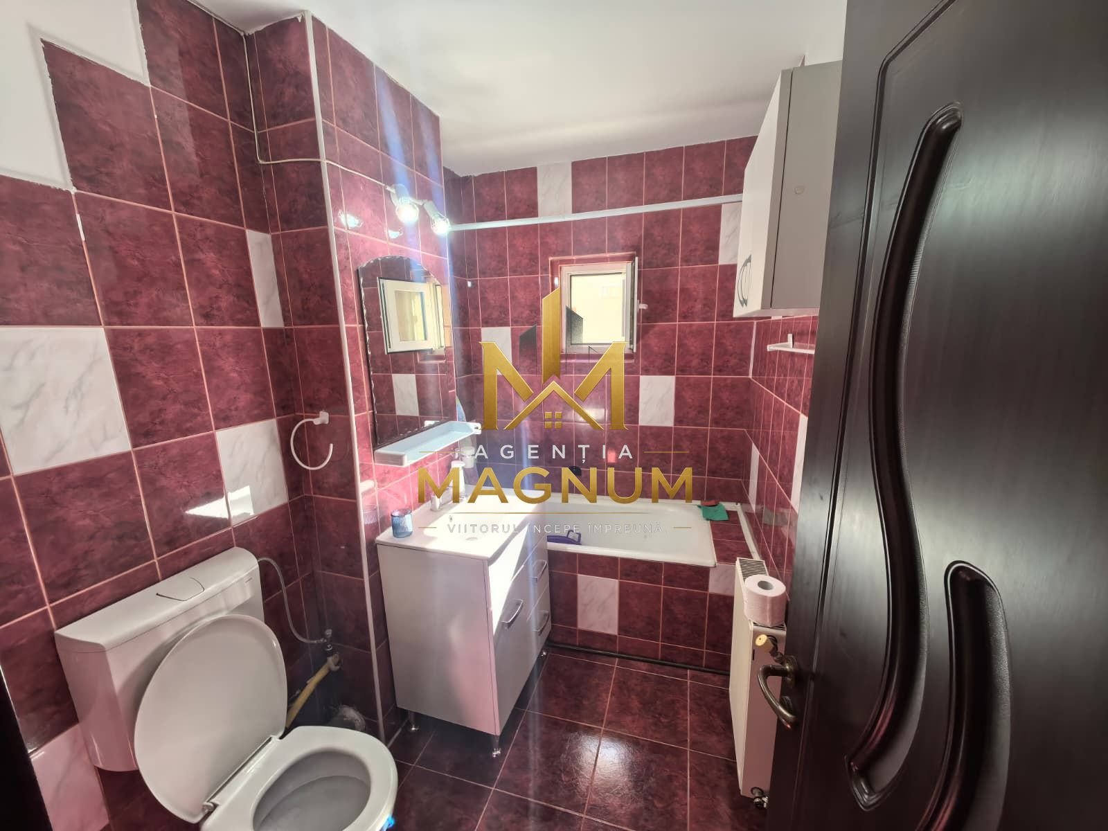 Apartament cu 3 camere de inchiriat