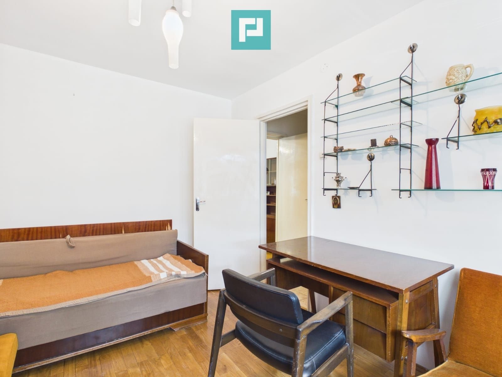 APARTAMENT 2 CAMERE LA PARTER, GRĂDIȘTE