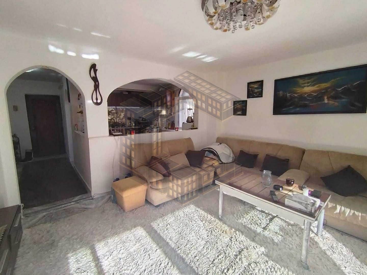 2200a6e4d97a47f38c59066f77e75101 Apartament cu 3 camere, decomandat, centrala,de vânzare, Girocului