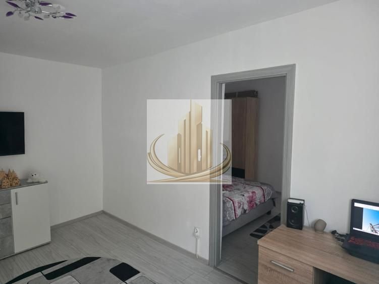 Apartament 3 camere, etaj 2, balcon închis, Calea Șagului