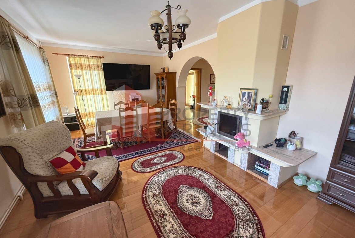 Casă 5 dormitoare + casă de oaspeți, priveliște Piatra Craiului, Sohodol-Bran
